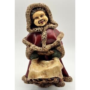 Vintage 1987 Model TT-1407 Cloaked Maiden / Mrs. Claus